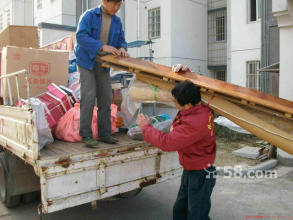 一站式專業搬家服務 家具拆裝、空調移機與多樣化車型選擇